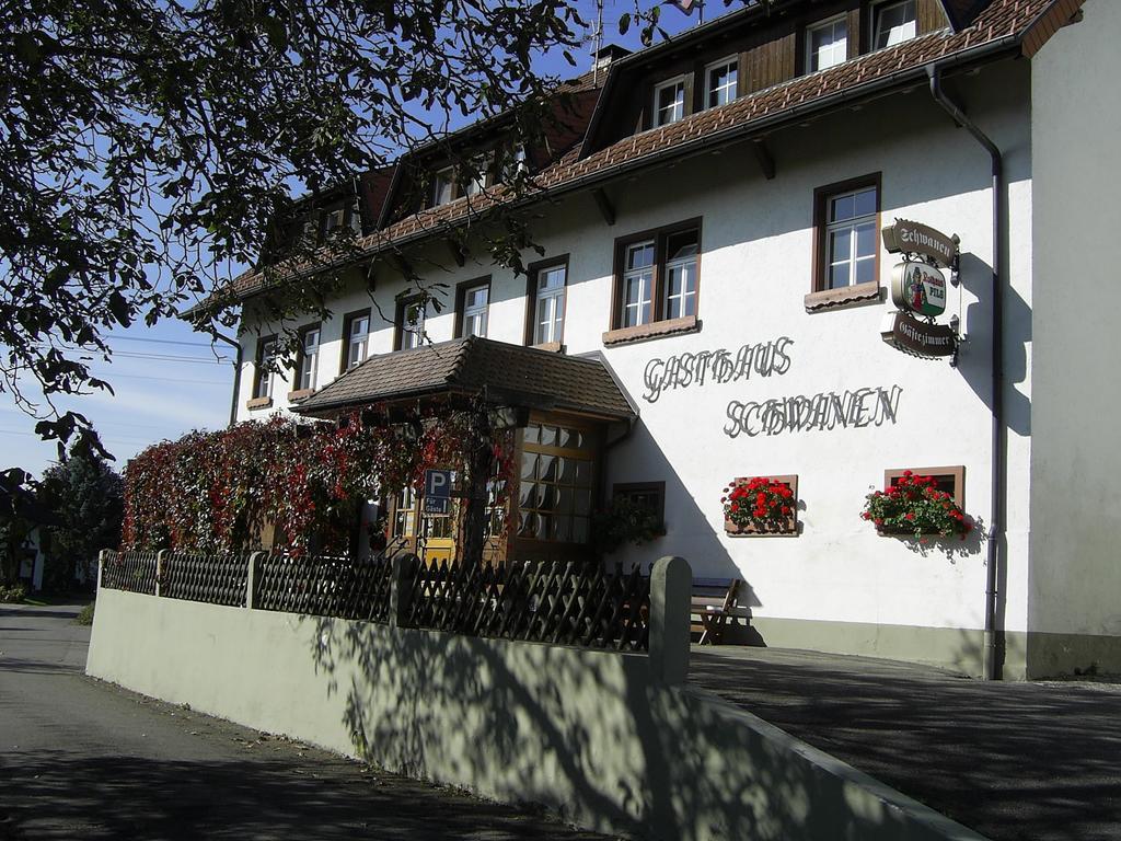 Gasthaus Zum Schwanen Uehlingen-Birkendorf Luaran gambar